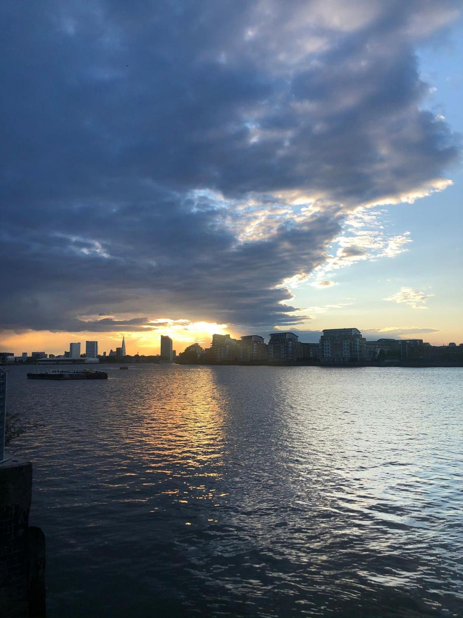 Greenwich Apartment With A River View & Balcony Near The 02 Arena & North Greenwich With Free Wifi & Fast Links Into Central London Exterior photo